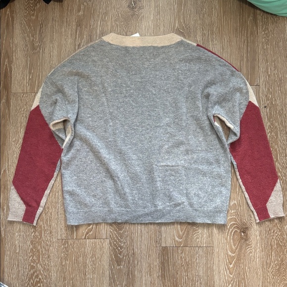 New! Bailey 44 geometric cashmere sweater, gray/red/cream- medium - Picture 6 of 6